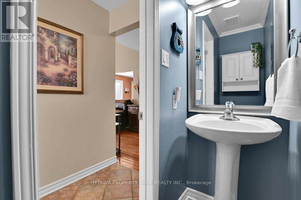 6156 Vineyard Drive, Ottawa, Ontario  K1C 2N6 - Photo 14 - X12117984