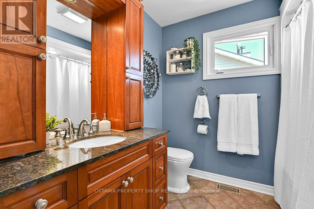 6156 Vineyard Drive, Ottawa, Ontario  K1C 2N6 - Photo 19 - X12117984