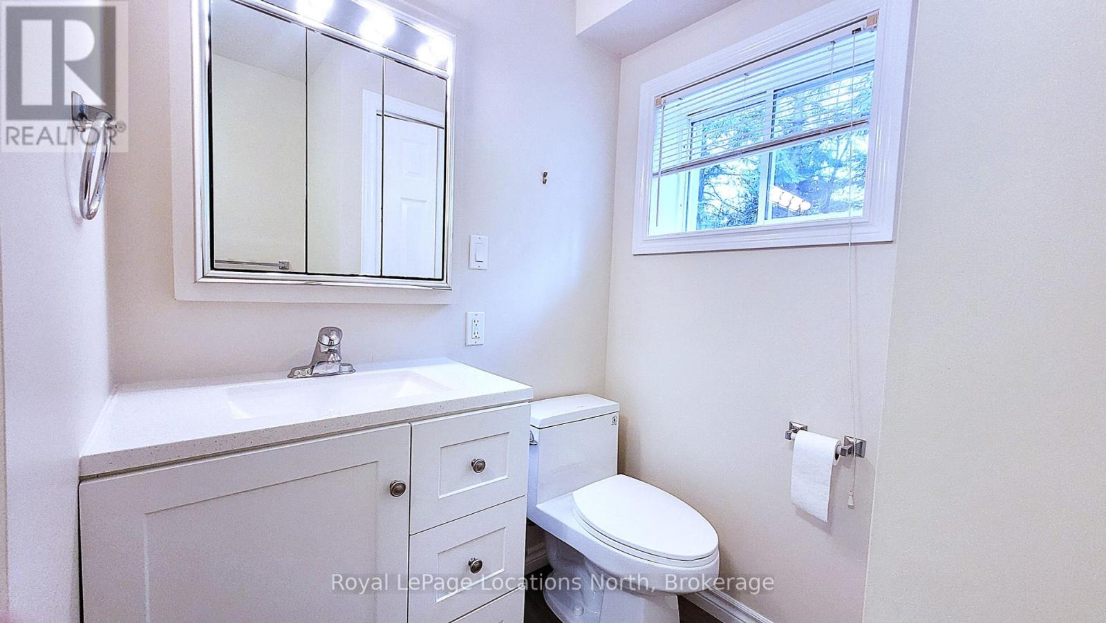 8 Ronald Avenue, Tiny, Ontario  L0L 1P1 - Photo 24 - S12116416