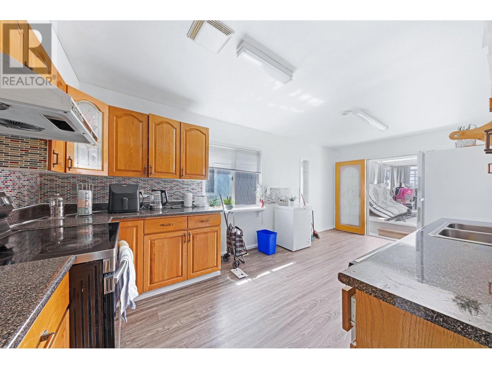 6777 Kerr Street, Vancouver, British Columbia  V5S 3C7 - Photo 7 - R2994245