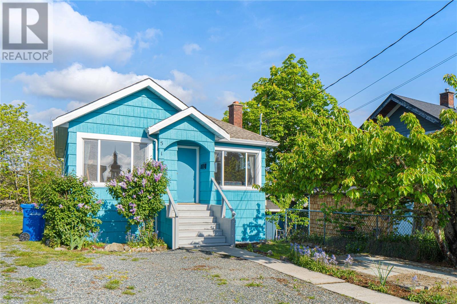Property at 510 Hecate St image 2