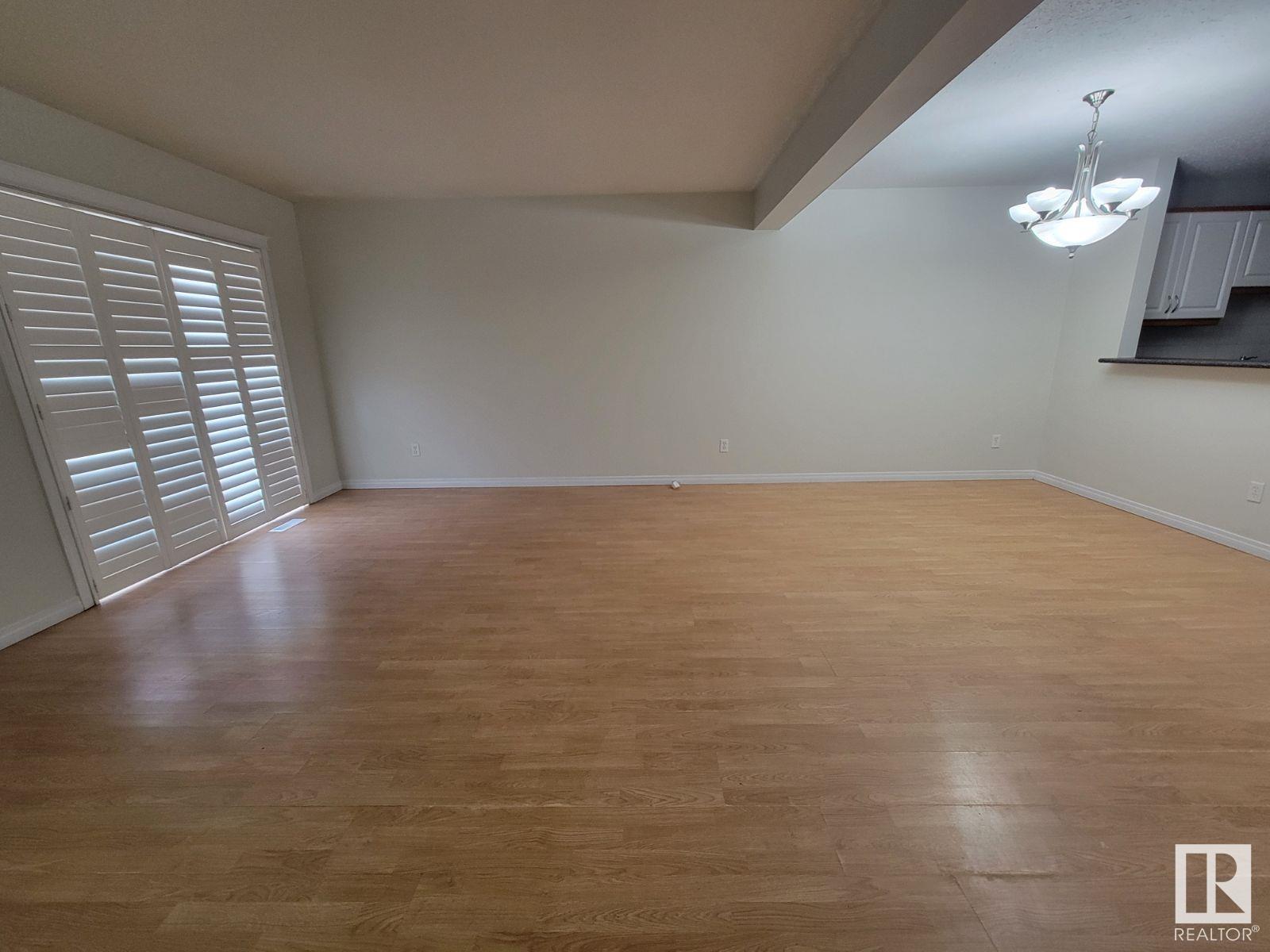 Property at #10 2505 42 ST NW image 5