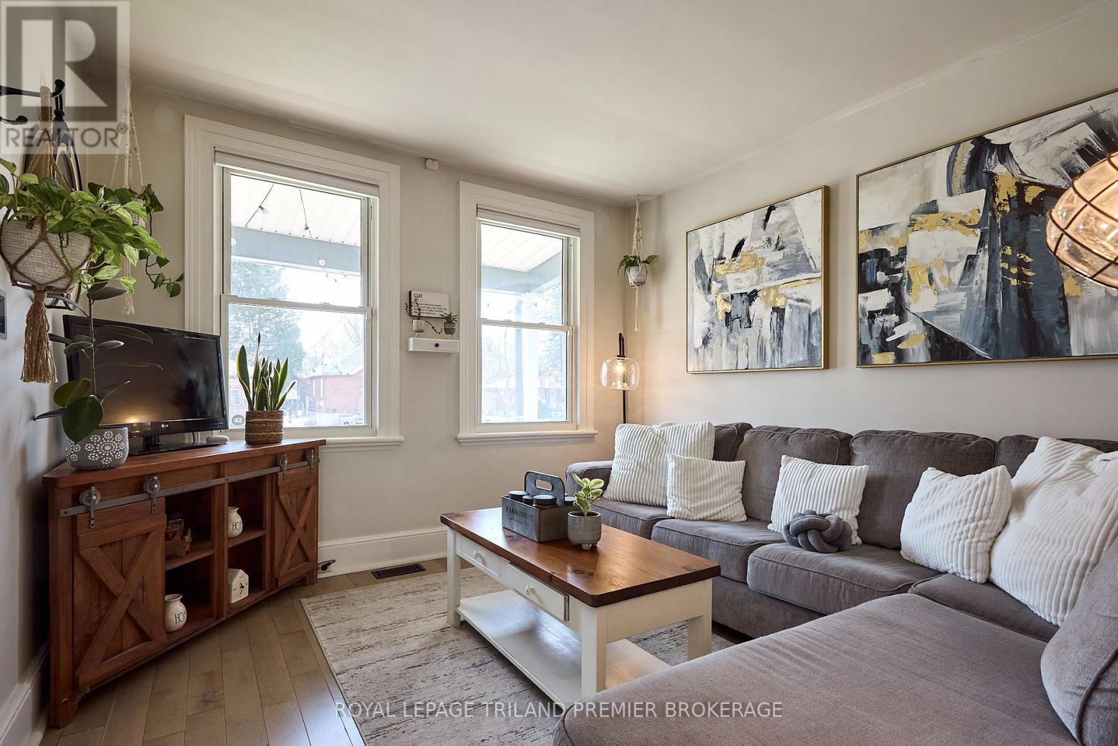 Photo 9 of 46 for 50 Langarth Street W