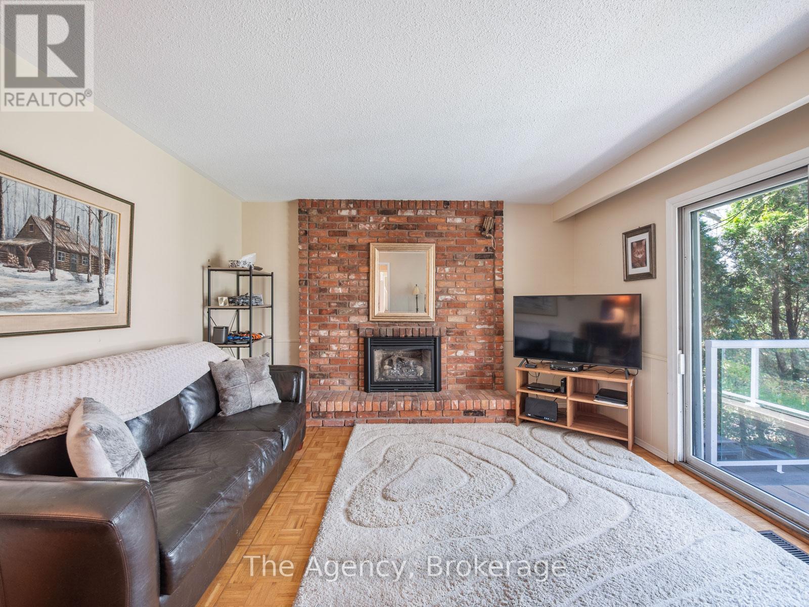 2153 Devon Road, Oakville (Fd Ford), Ontario  L6J 5M1 - Photo 14 - W12117907
