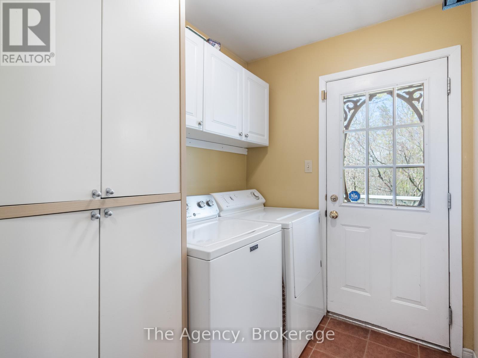 2153 Devon Road, Oakville (Fd Ford), Ontario  L6J 5M1 - Photo 15 - W12117907