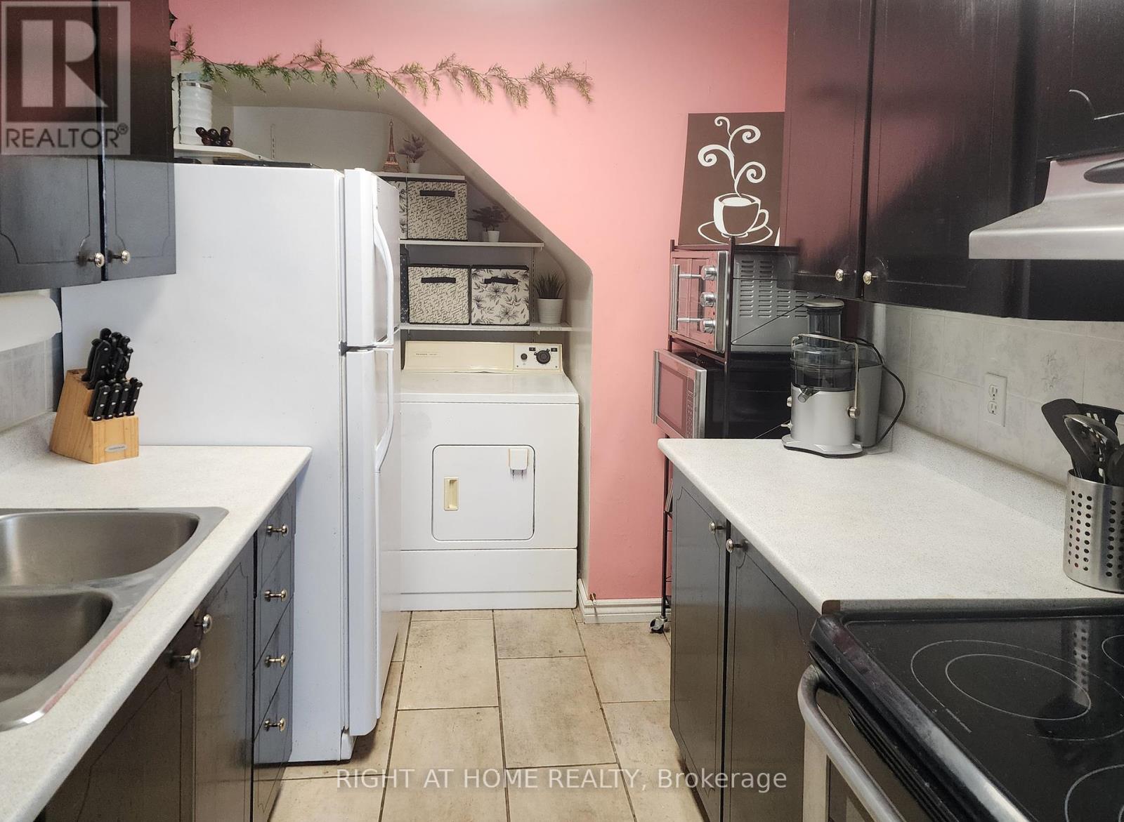 Property at 210 - 5877 BATHURST STREET image 4