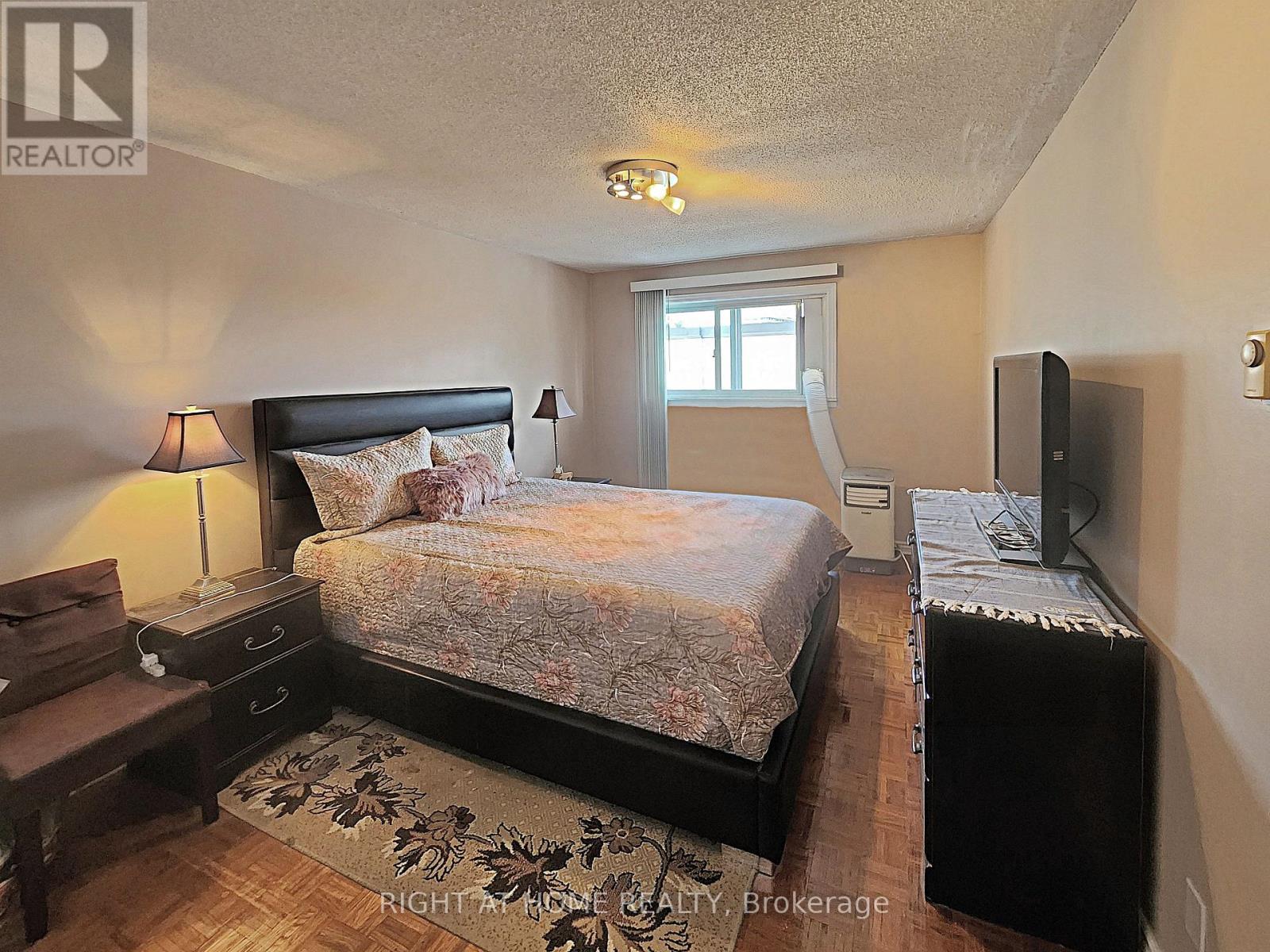 Property at 210 - 5877 BATHURST STREET image 5
