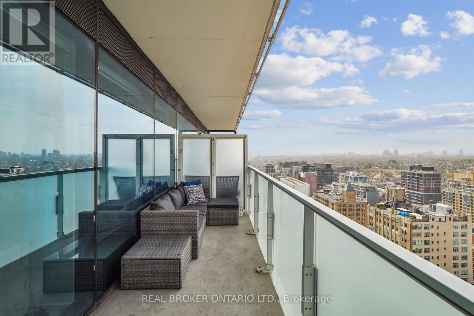 2504 - 11 Charlotte Street, Toronto, Ontario  M5V 0M6 - Photo 18 - C12117690