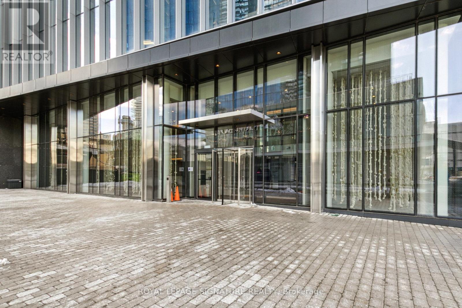 1708 - 138 Downes Street, Toronto, Ontario  M5V 1A4 - Photo 2 - C12117778