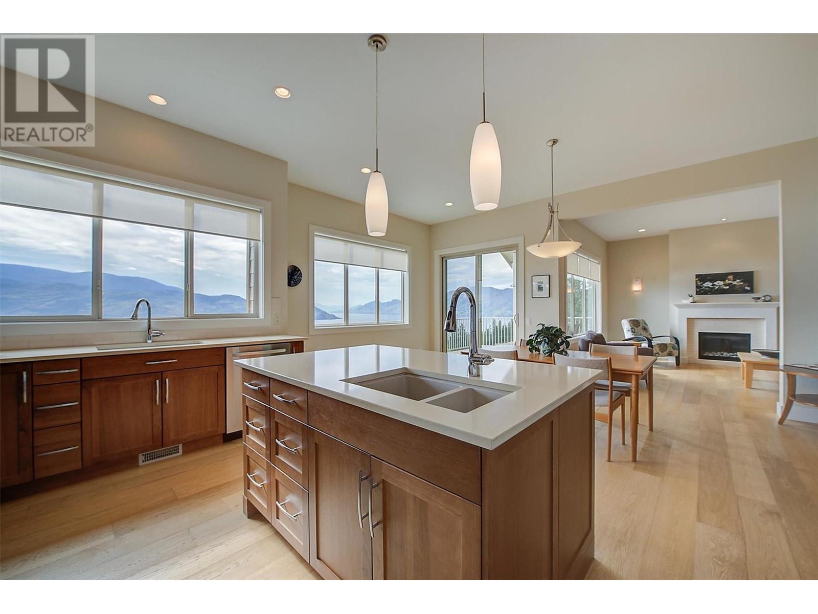 Property at 5884 MacGregor Road image 4