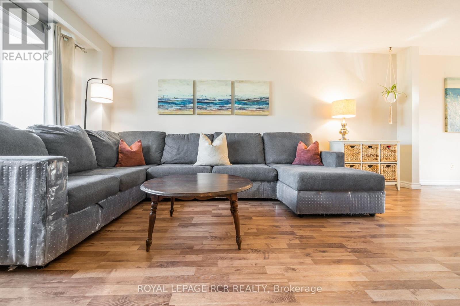 Property at 35 SOUTH PARK DRIVE image 3