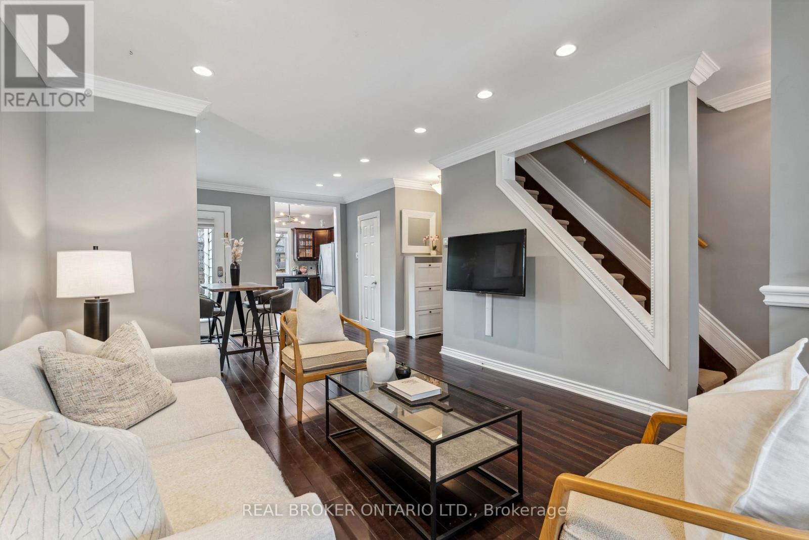 368 Cedarvale Avenue, Toronto, Ontario  M4C 4K6 - Photo 9 - E12117673