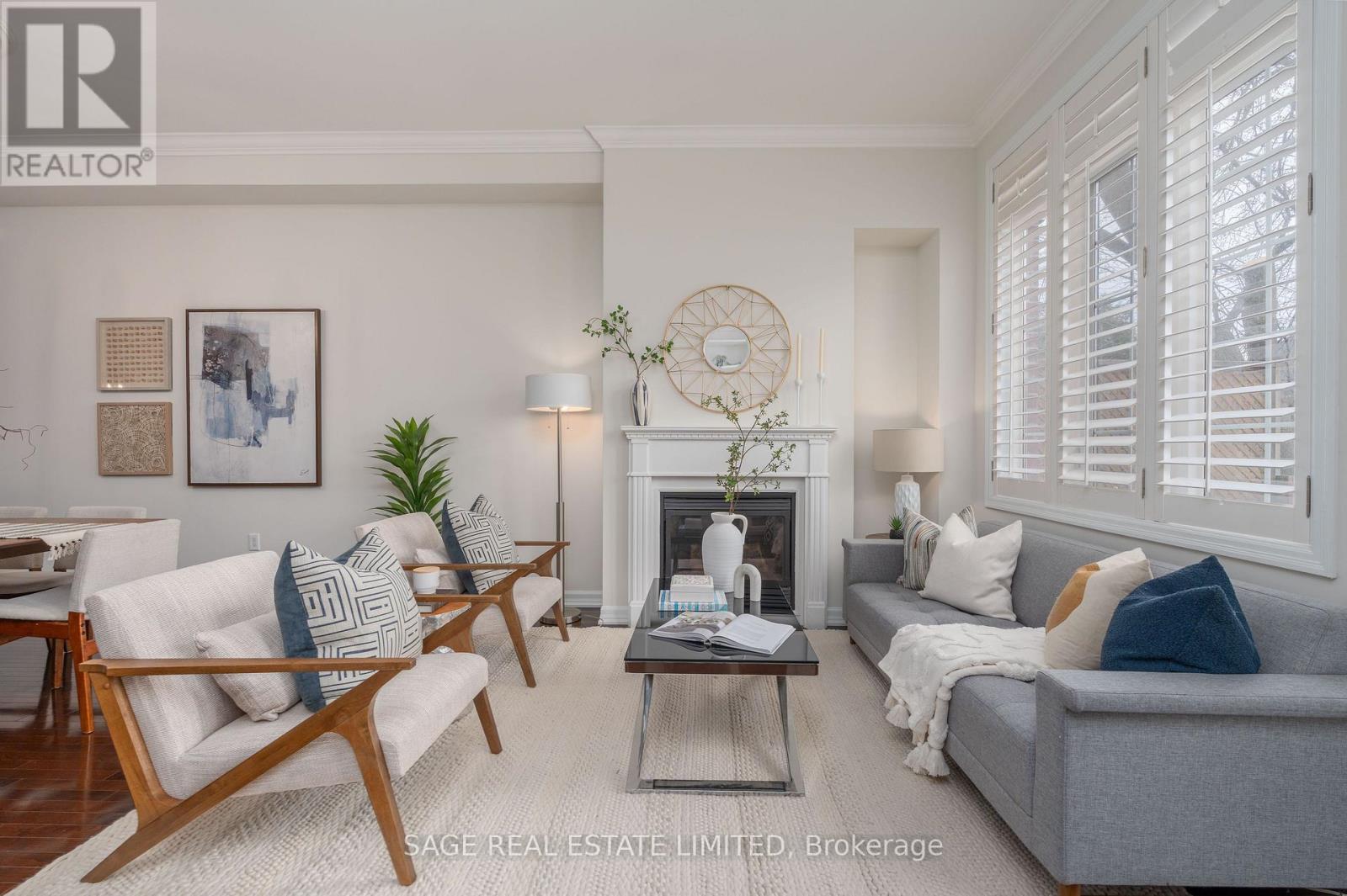 5 TOMPKINS MEWS, toronto (the beaches), Ontario