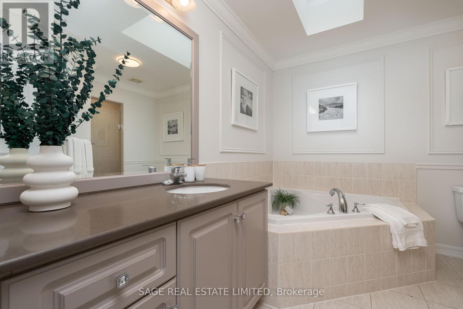 5 Tompkins Mews, Toronto (The Beaches), Ontario  M4L 0A1 - Photo 21 - E12117814