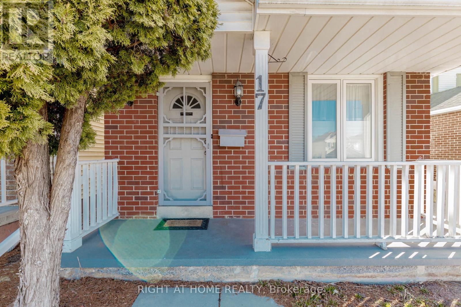 17 Overbank Drive, Oshawa (Mclaughlin), Ontario  L1J 7X9 - Photo 4 - E12117820