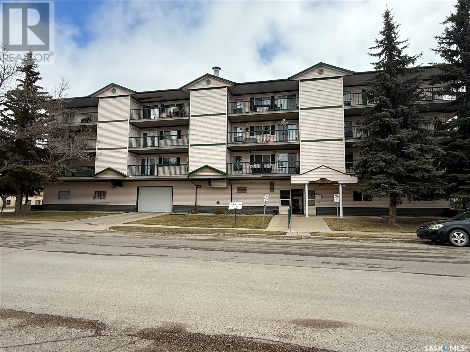 305 740 9th Street, Humboldt, Saskatchewan  S0K 2A0 - Photo 1 - SK004360