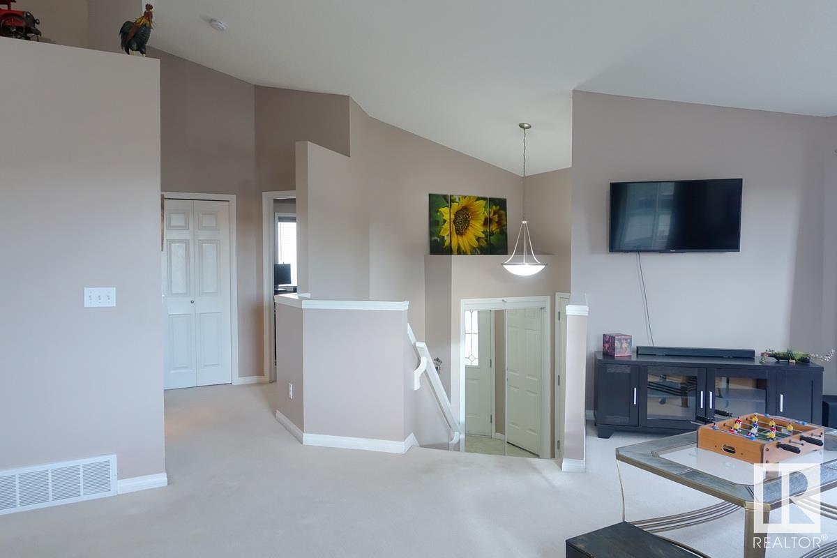 Property at 13 HUNTINGTON BA image 5