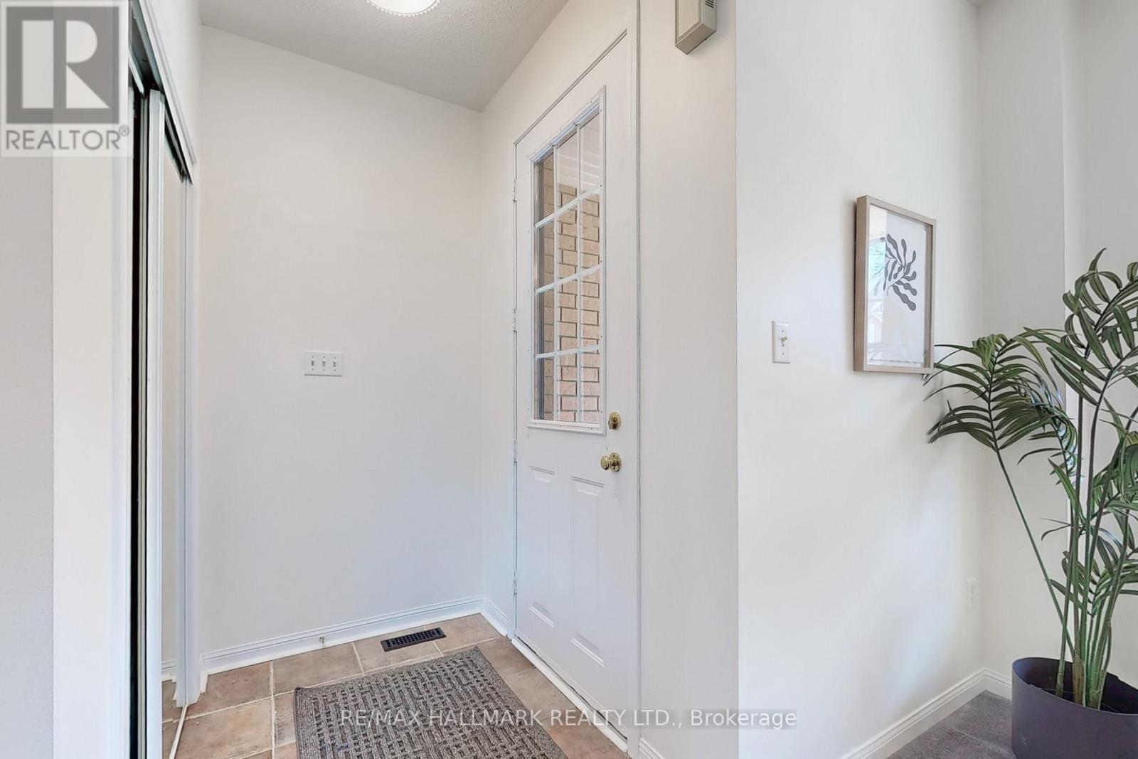 Property at 40 CORNELL PARK AVENUE image 5