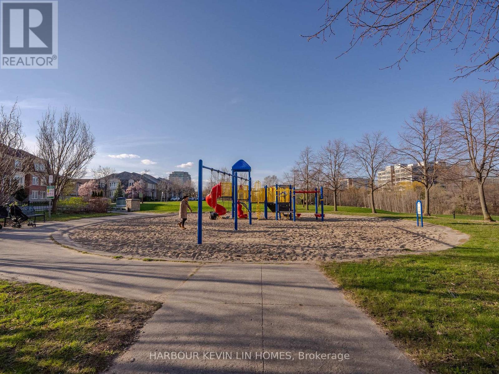 903 - 399 South Park Road, Markham, Ontario  L3T 7W6 - Photo 7 - N12117547
