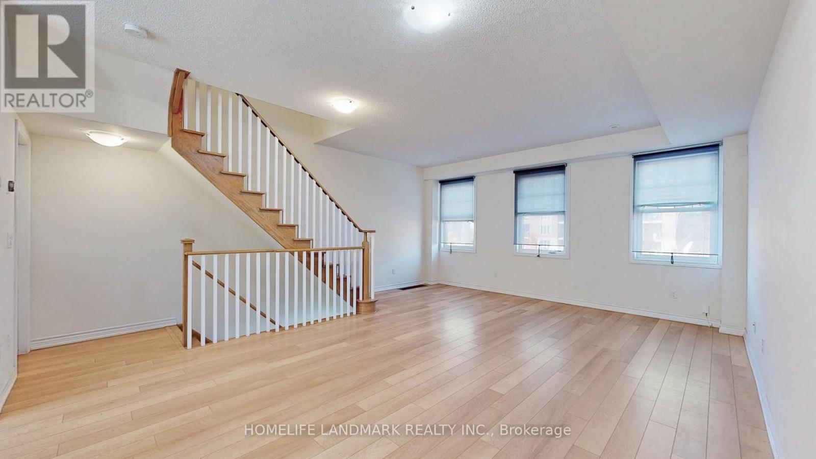 114 Baker Hill Boulevard, Whitchurch-Stouffville, Ontario  L4A 1Y4 - Photo 3 - N12117664