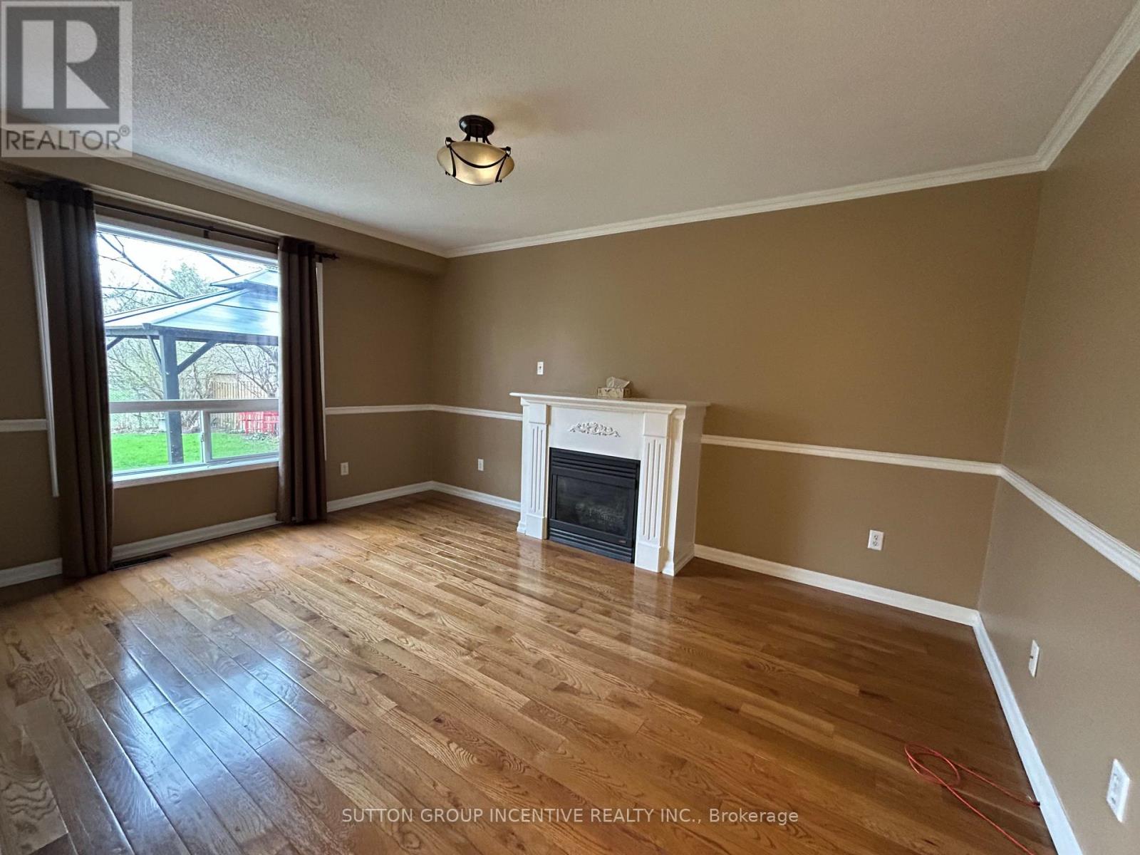 10 Wright Street, New Tecumseth, Ontario  L0G 1A0 - Photo 3 - N12117705
