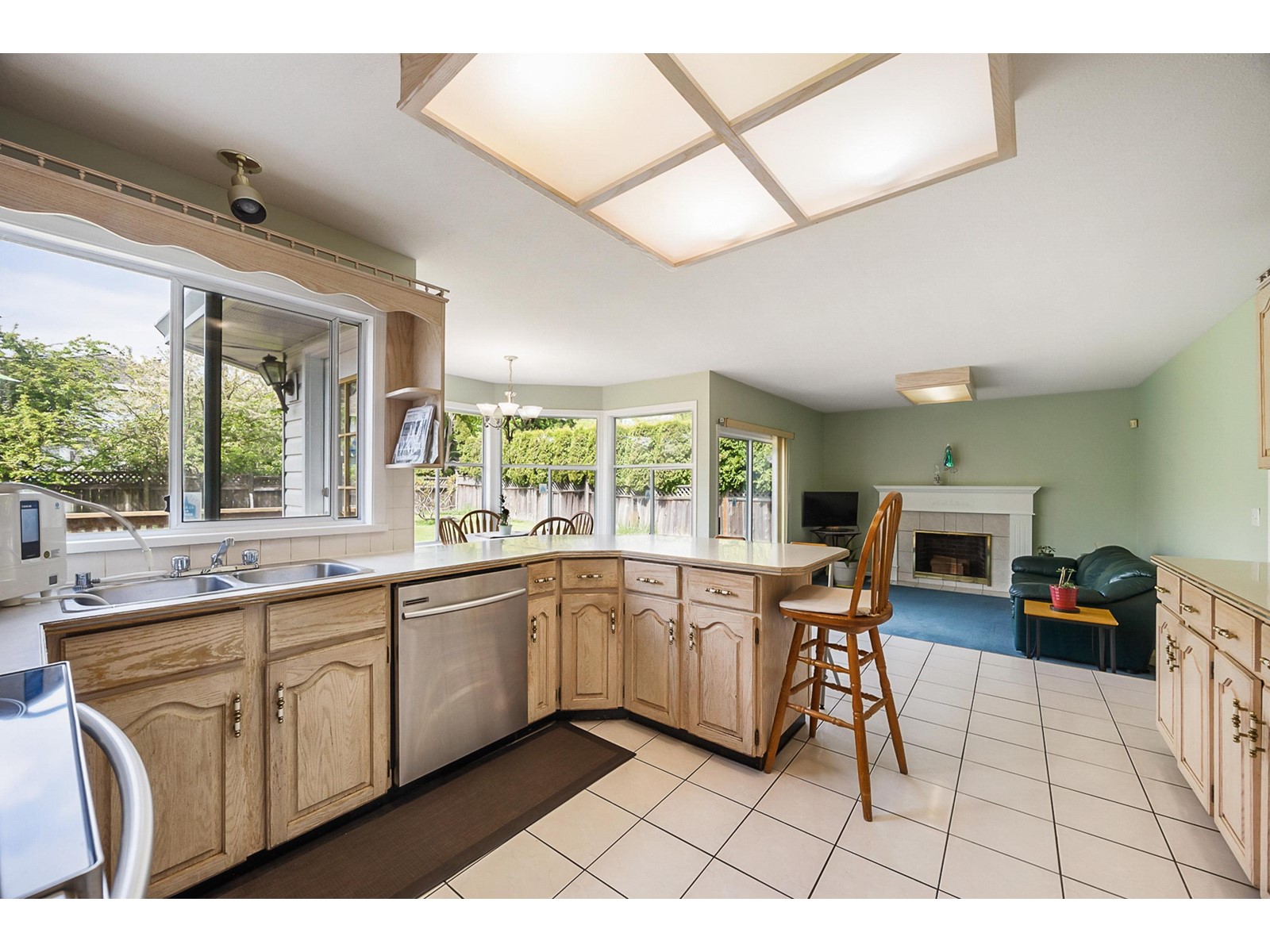 10837 155a Street, Surrey, British Columbia  V3R 0H7 - Photo 14 - R2995619