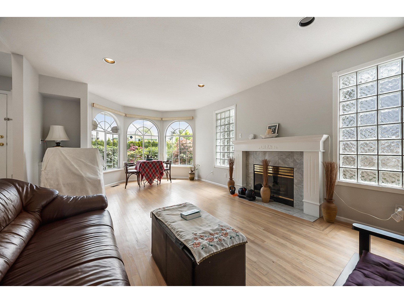 10837 155a Street, Surrey, British Columbia  V3R 0H7 - Photo 6 - R2995619