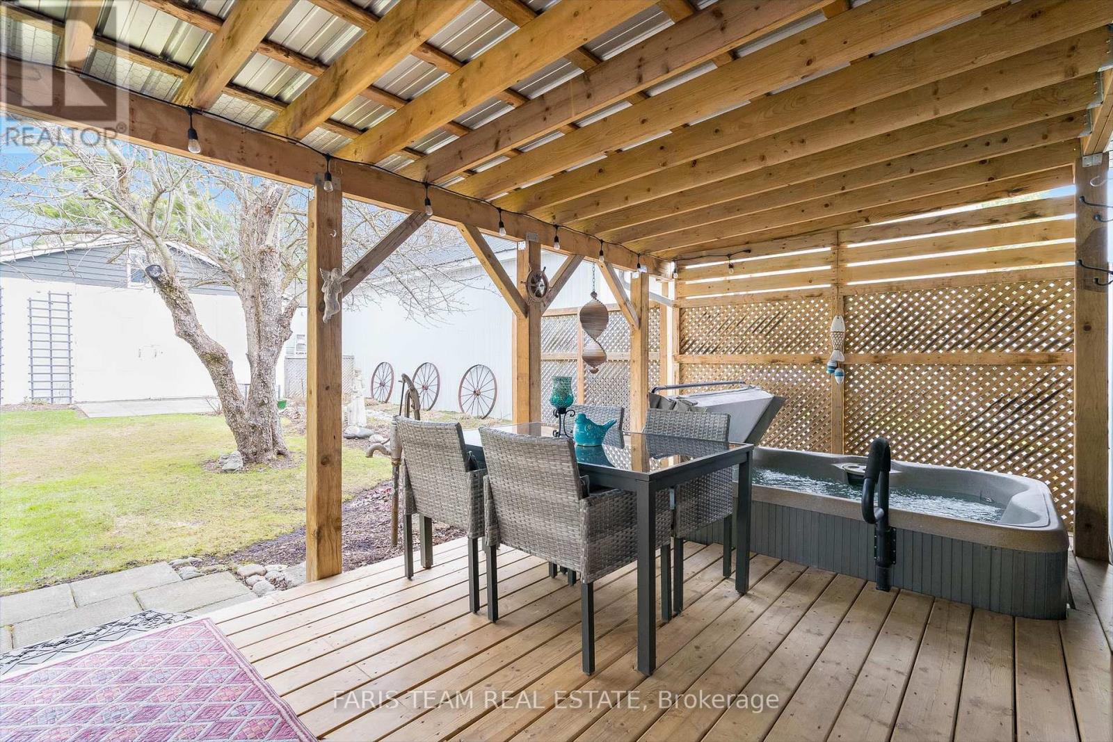 598 Champlain Road, Tiny, Ontario  L9M 0C2 - Photo 18 - S12117726
