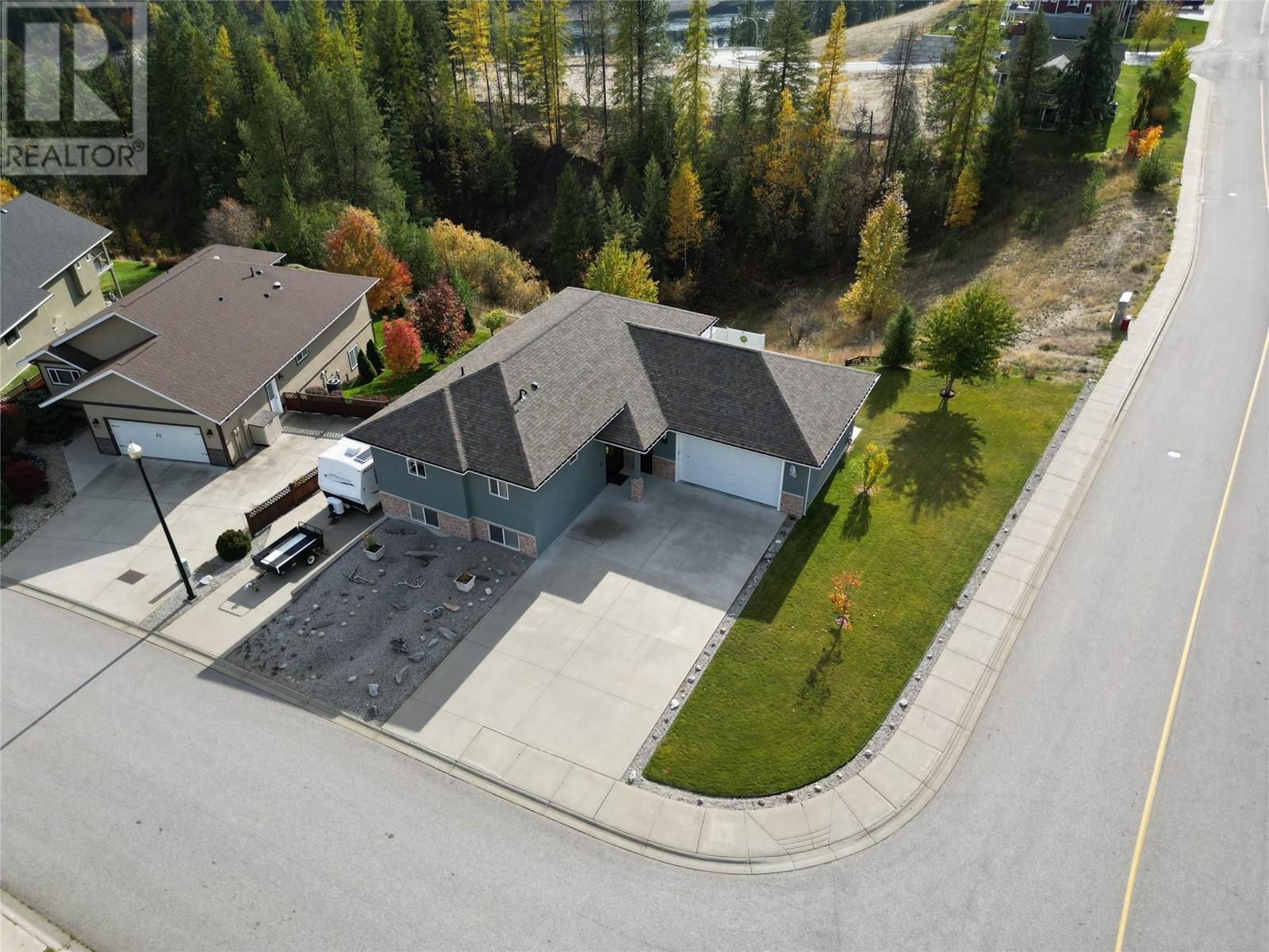 3781 Williston Road, Castlegar, British Columbia  V1L 4Y4 - Photo 12 - 10345736
