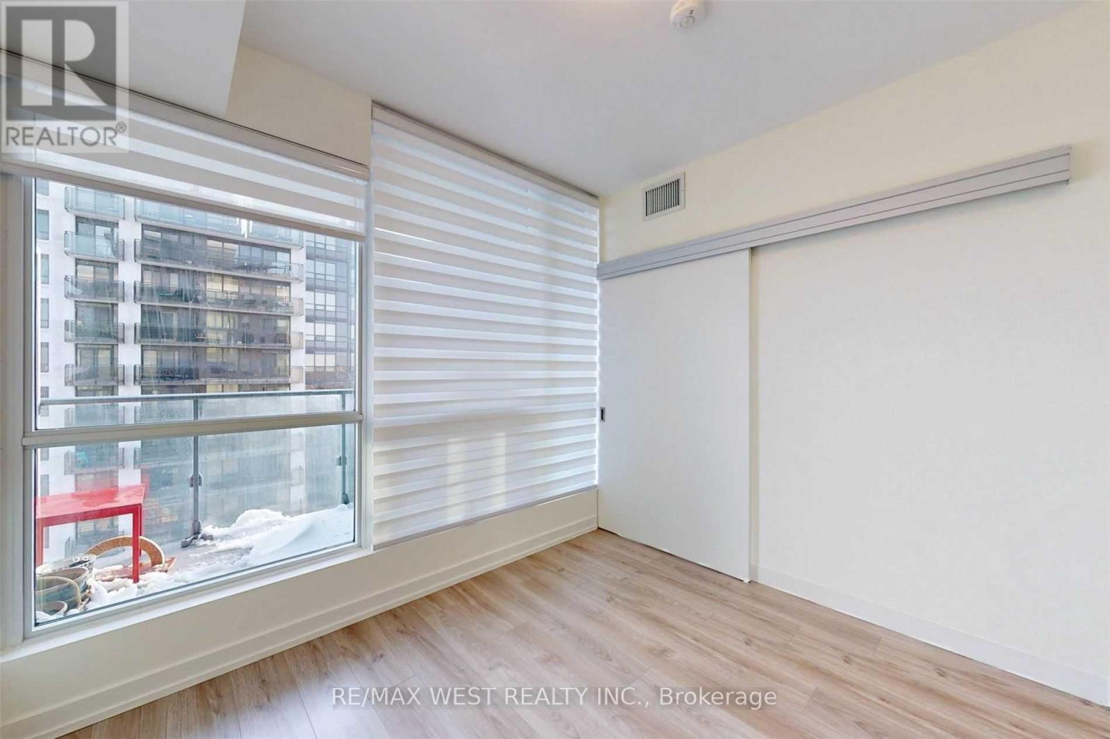 1012 - 10 De Boers Drive, Toronto (York University Heights), Ontario  M3J 0H1 - Photo 29 - W12117523