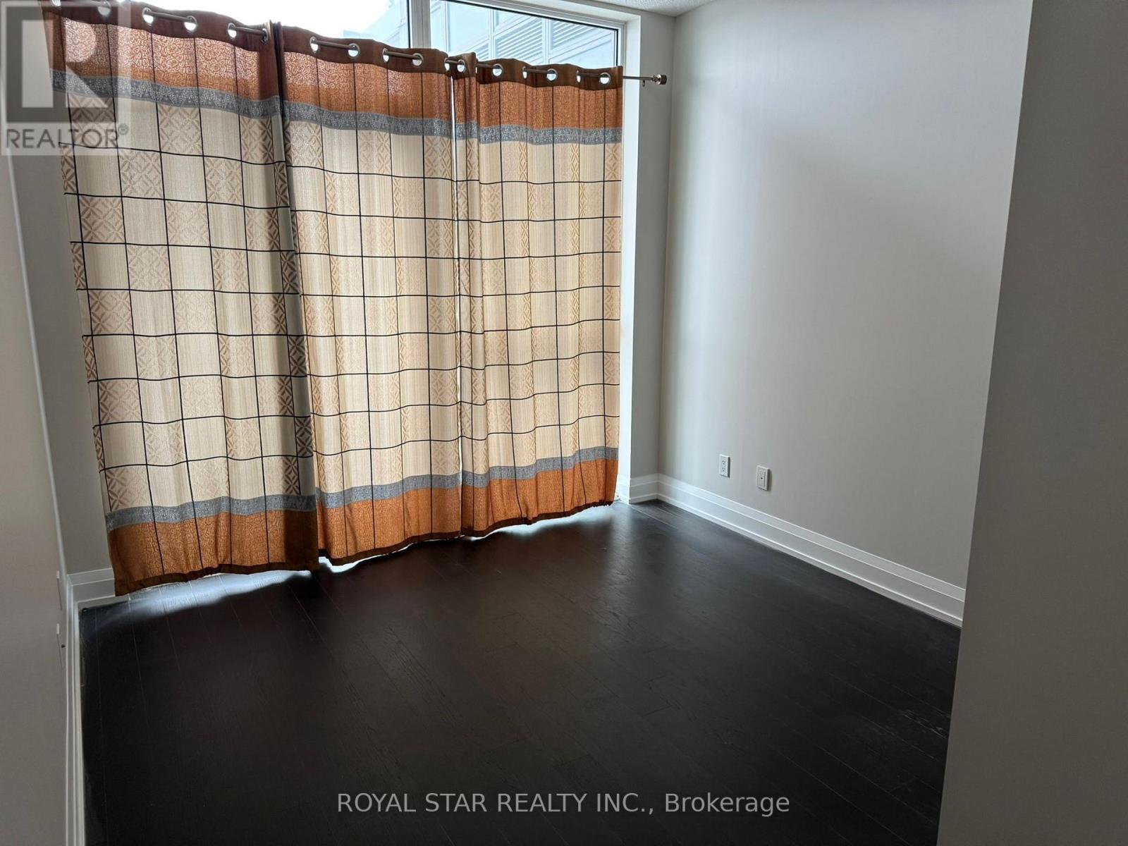 304 - 65 Speers Road, Oakville, Ontario  L6K 0J1 - Photo 16 - W12117536