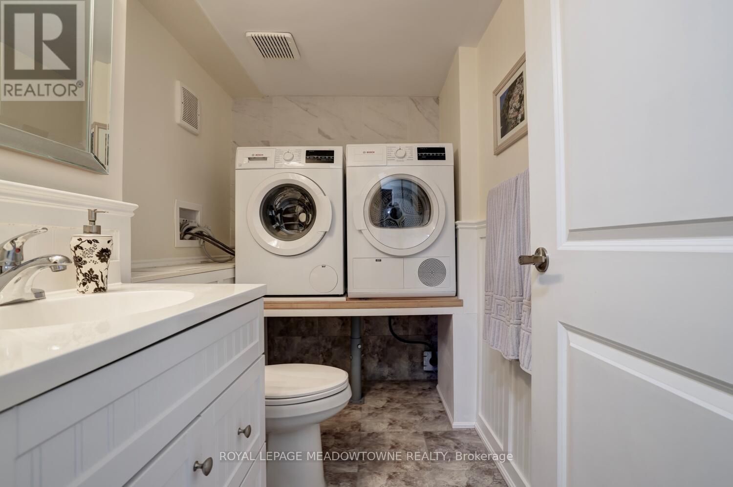 504 - 1400 Dixie Road, Mississauga, Ontario  L5E 3E1 - Photo 21 - W12117583