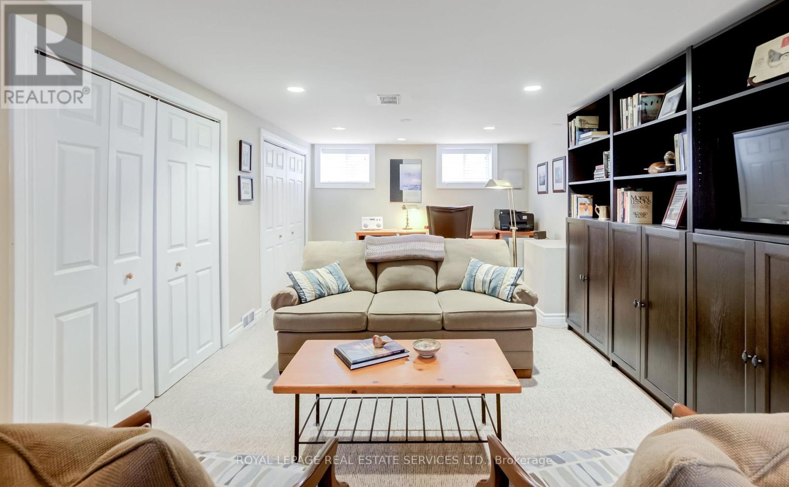 43 Bethnal Avenue, Toronto, Ontario  M8Y 1Y8 - Photo 17 - W12117586