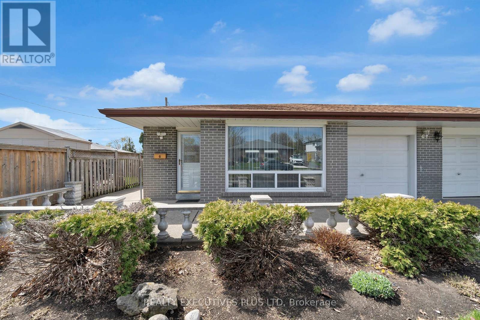 6 DARTFORD ROAD, Brampton, Ontario