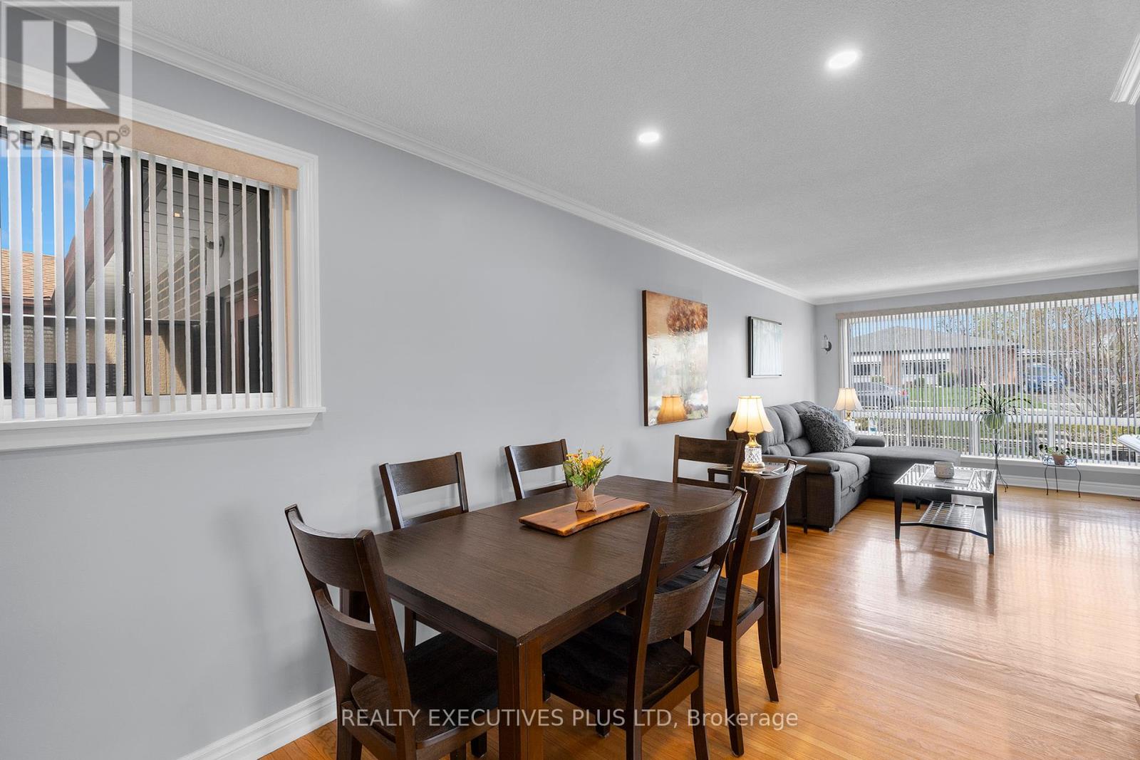 6 Dartford Road, Brampton, Ontario  L6T 2Z4 - Photo 12 - W12117614
