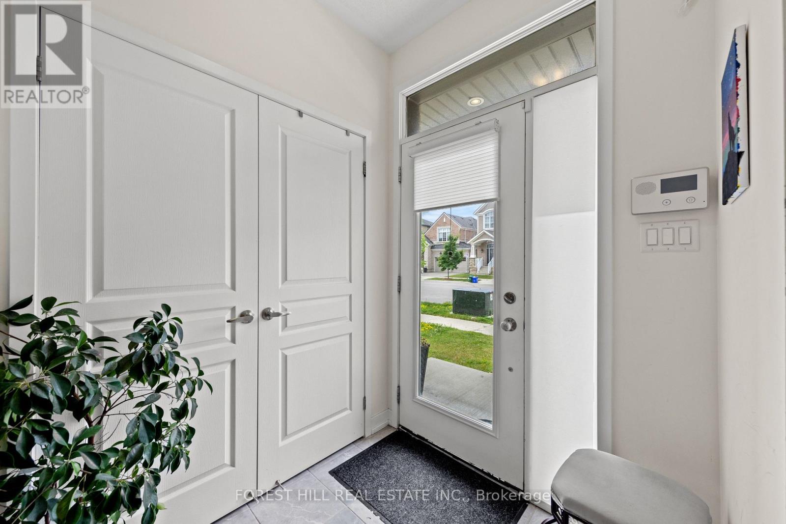 3145 Ernest Applebe Boulevard, Oakville (Go Glenorchy), Ontario  L6H 0N8 - Photo 5 - W12117632