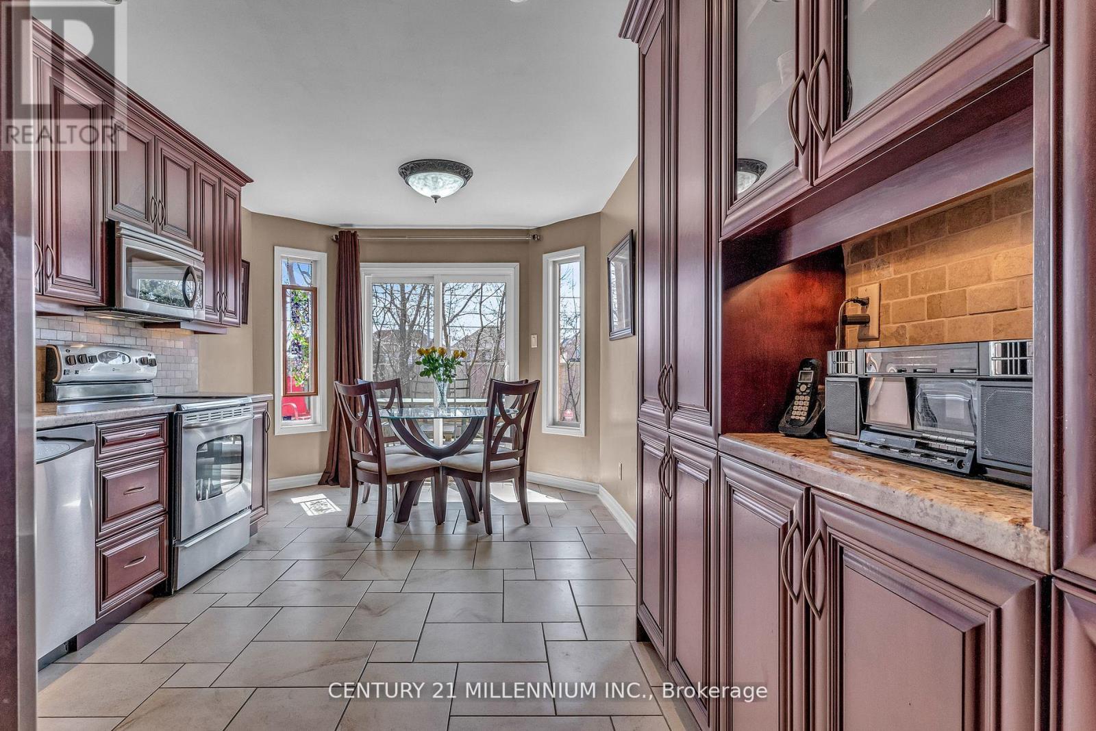 82 Candy Crescent, Brampton, Ontario  L6X 3Z9 - Photo 13 - W12117679