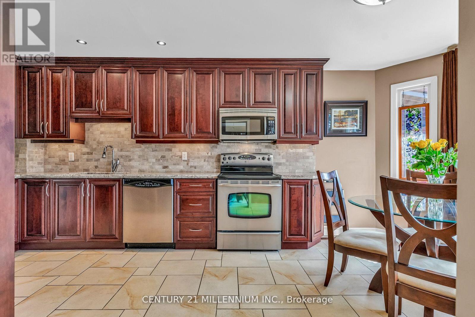 82 Candy Crescent, Brampton, Ontario  L6X 3Z9 - Photo 14 - W12117679