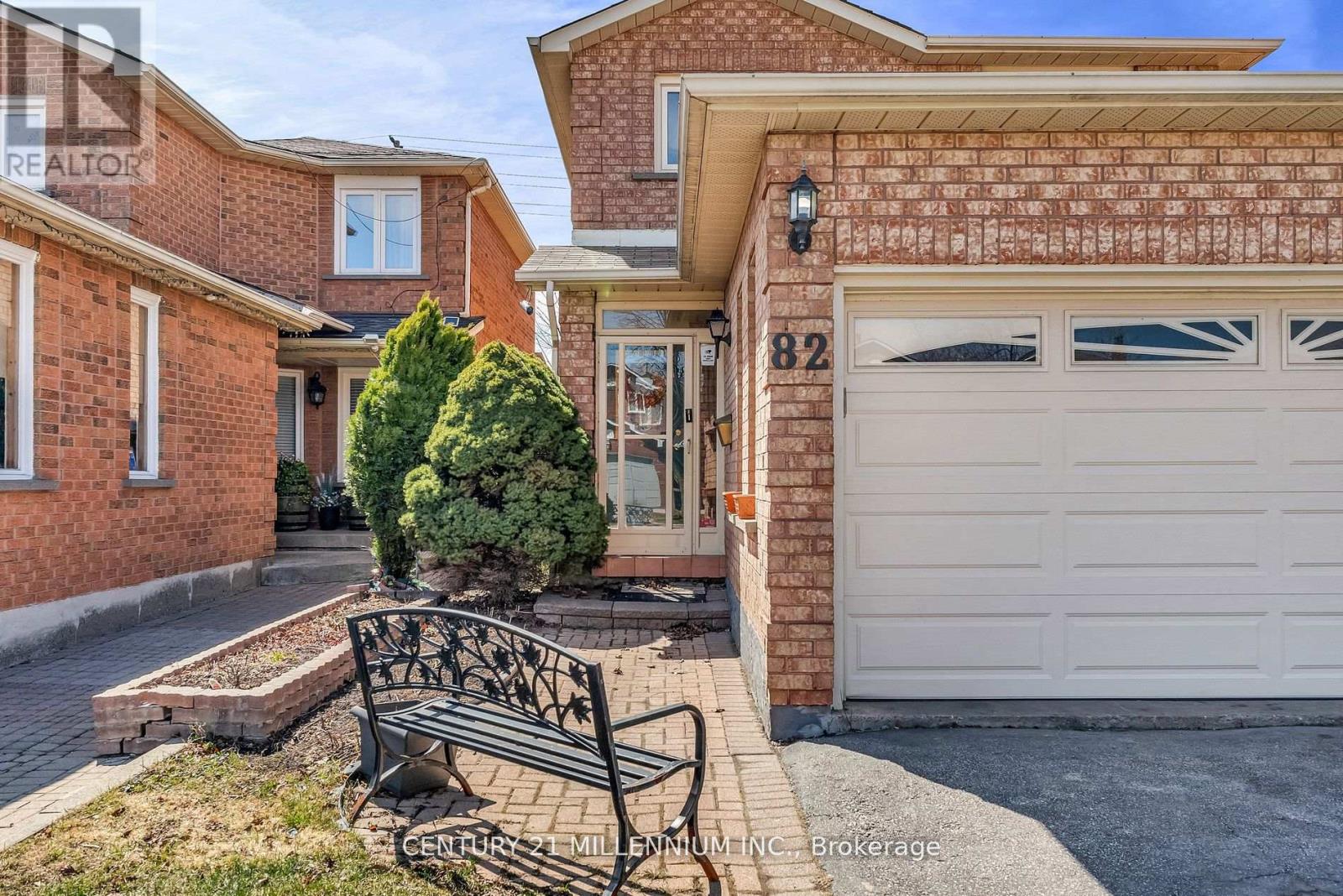 82 Candy Crescent, Brampton, Ontario  L6X 3Z9 - Photo 2 - W12117679