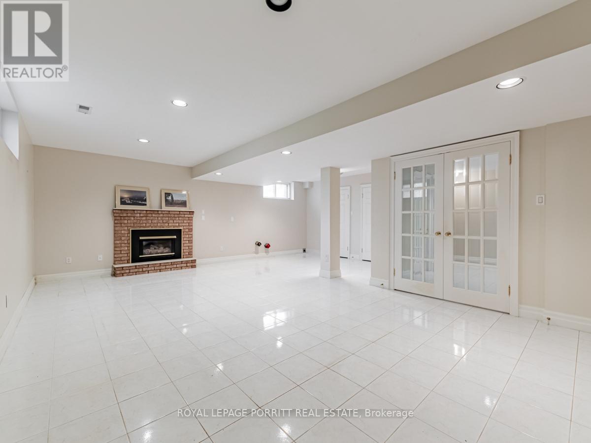 8 Lovilla Boulevard N, Toronto, Ontario  M9M 1C3 - Photo 13 - W12117699