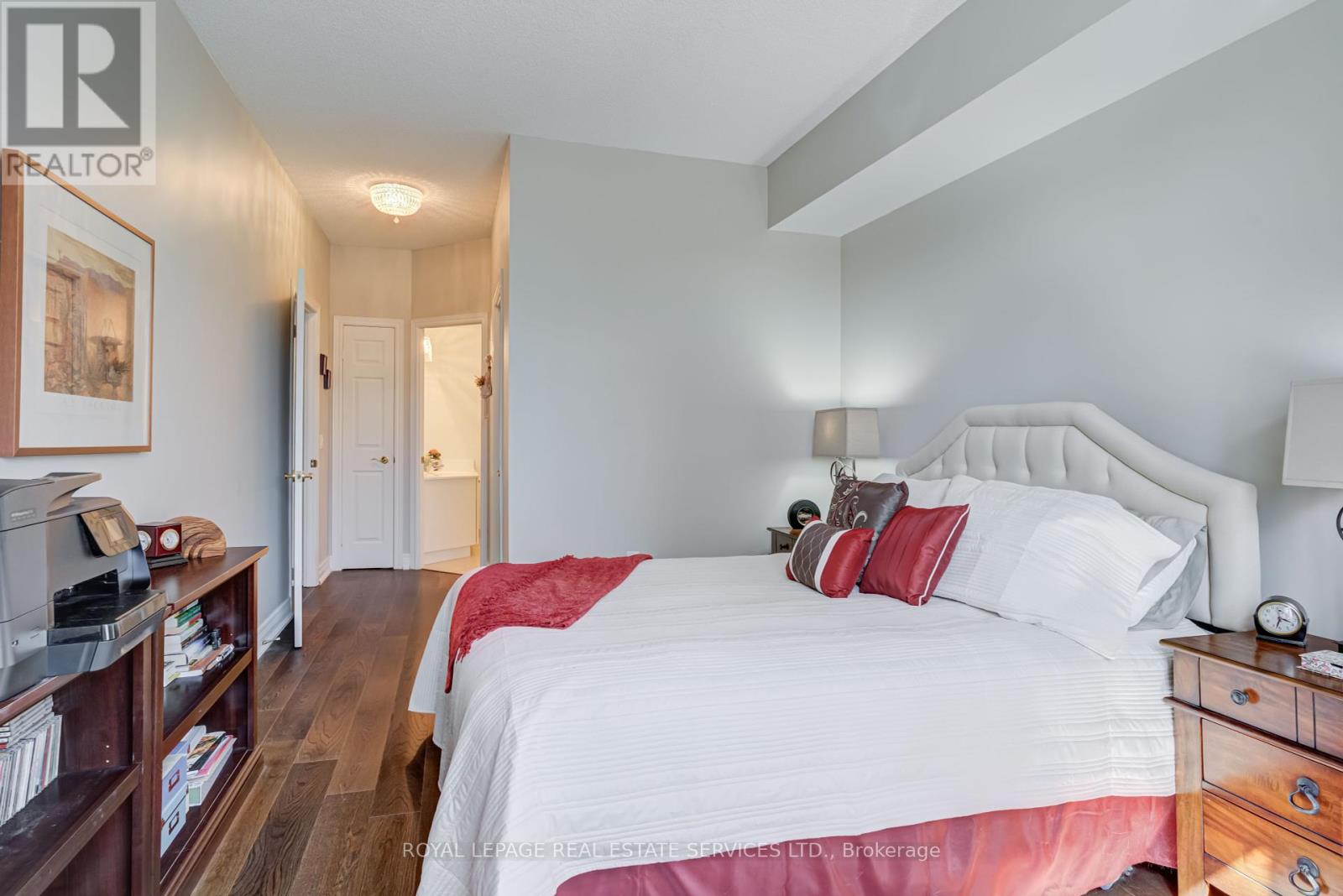 203 - 10 Old Mill Trail, Toronto, Ontario  M8X 2Y9 - Photo 10 - W12117802