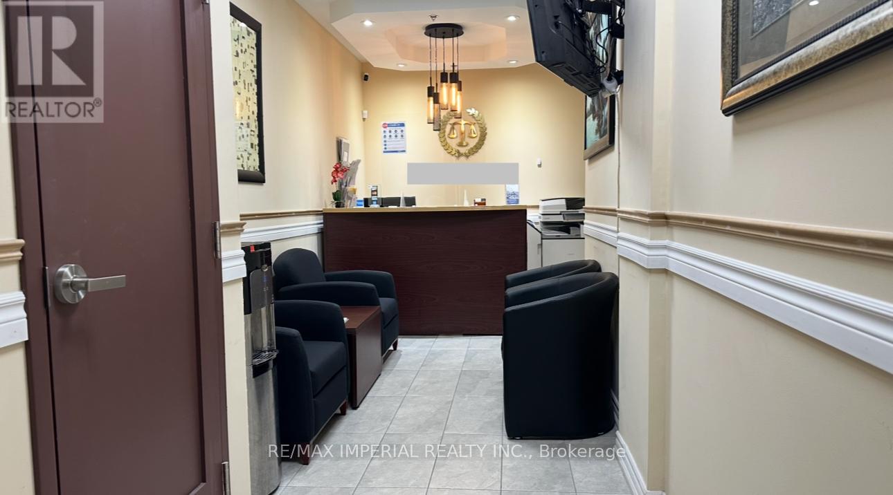409 - 1275 Finch Avenue W, Toronto, Ontario  M3J 0L5 - Photo 3 - W12117805