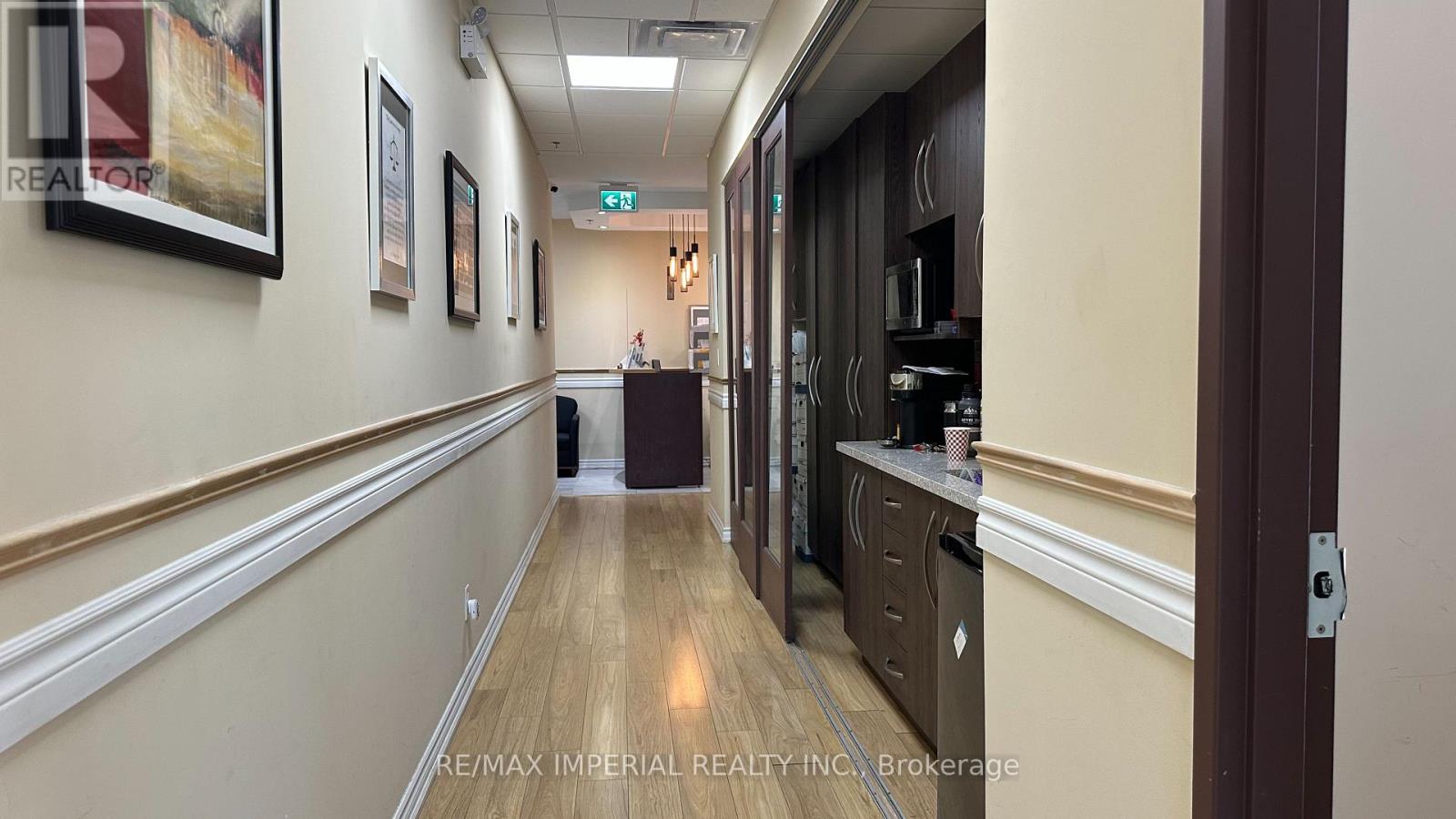 409 - 1275 Finch Avenue W, Toronto, Ontario  M3J 0L5 - Photo 7 - W12117805