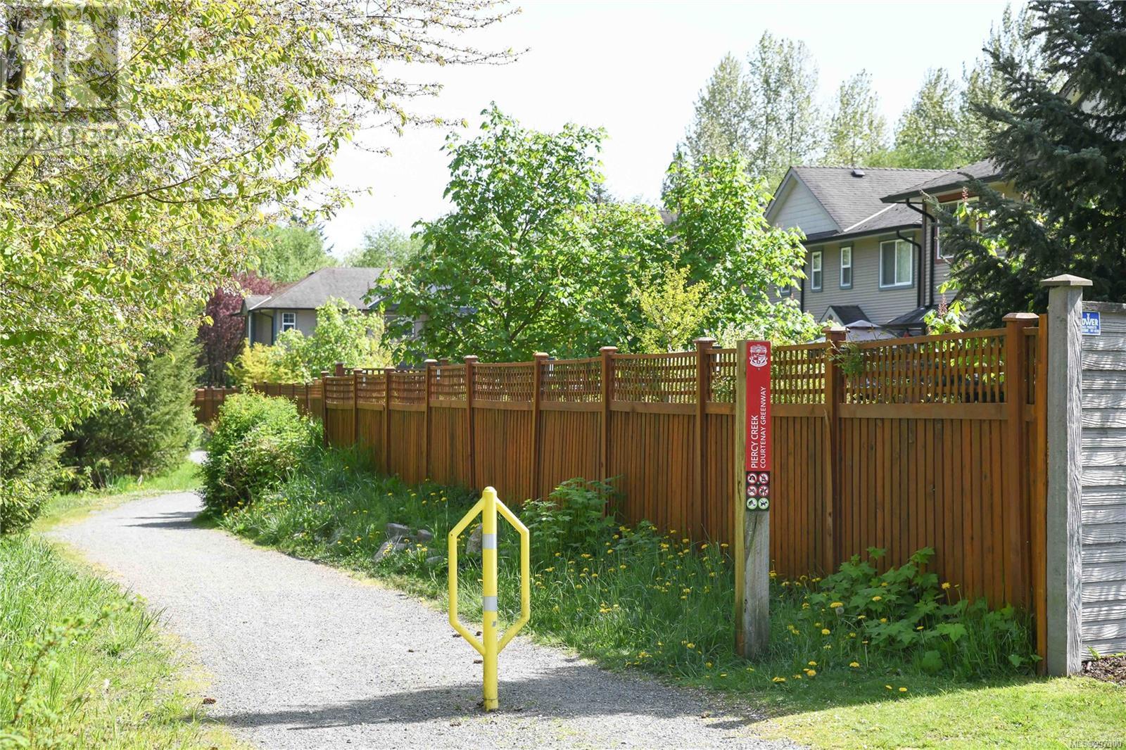 28 2112 Cumberland Rd, Courtenay, British Columbia  V9N 2E9 - Photo 18 - 997300