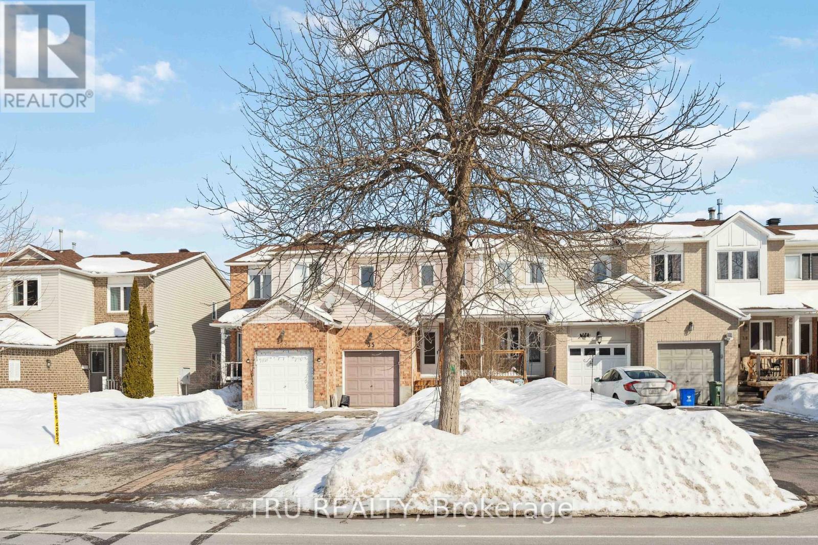 Property at 35 HELMSDALE DRIVE image 2