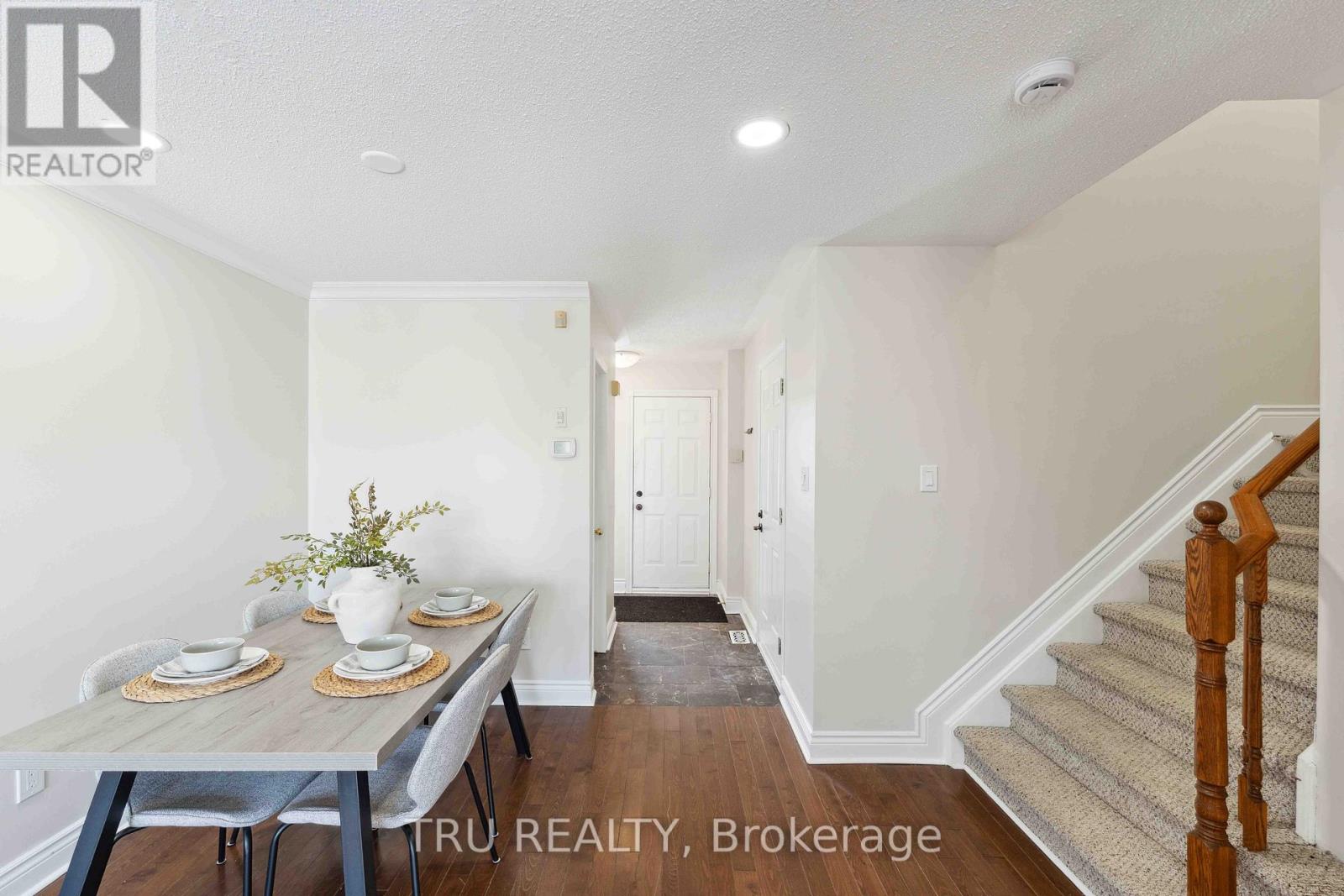 Property at 35 HELMSDALE DRIVE image 3