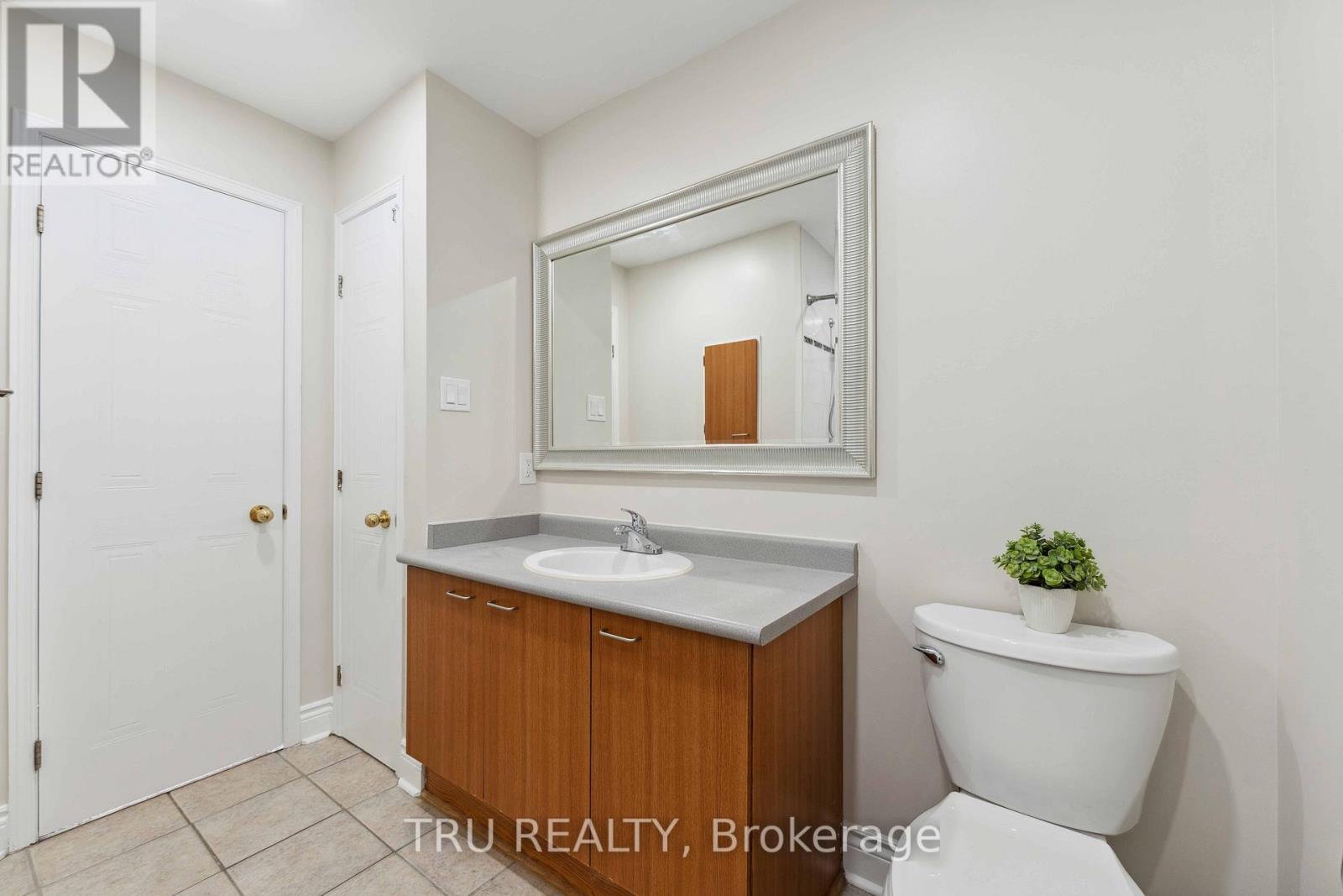 35 Helmsdale Drive, Ottawa, Ontario  K2K 2S2 - Photo 43 - X12118075