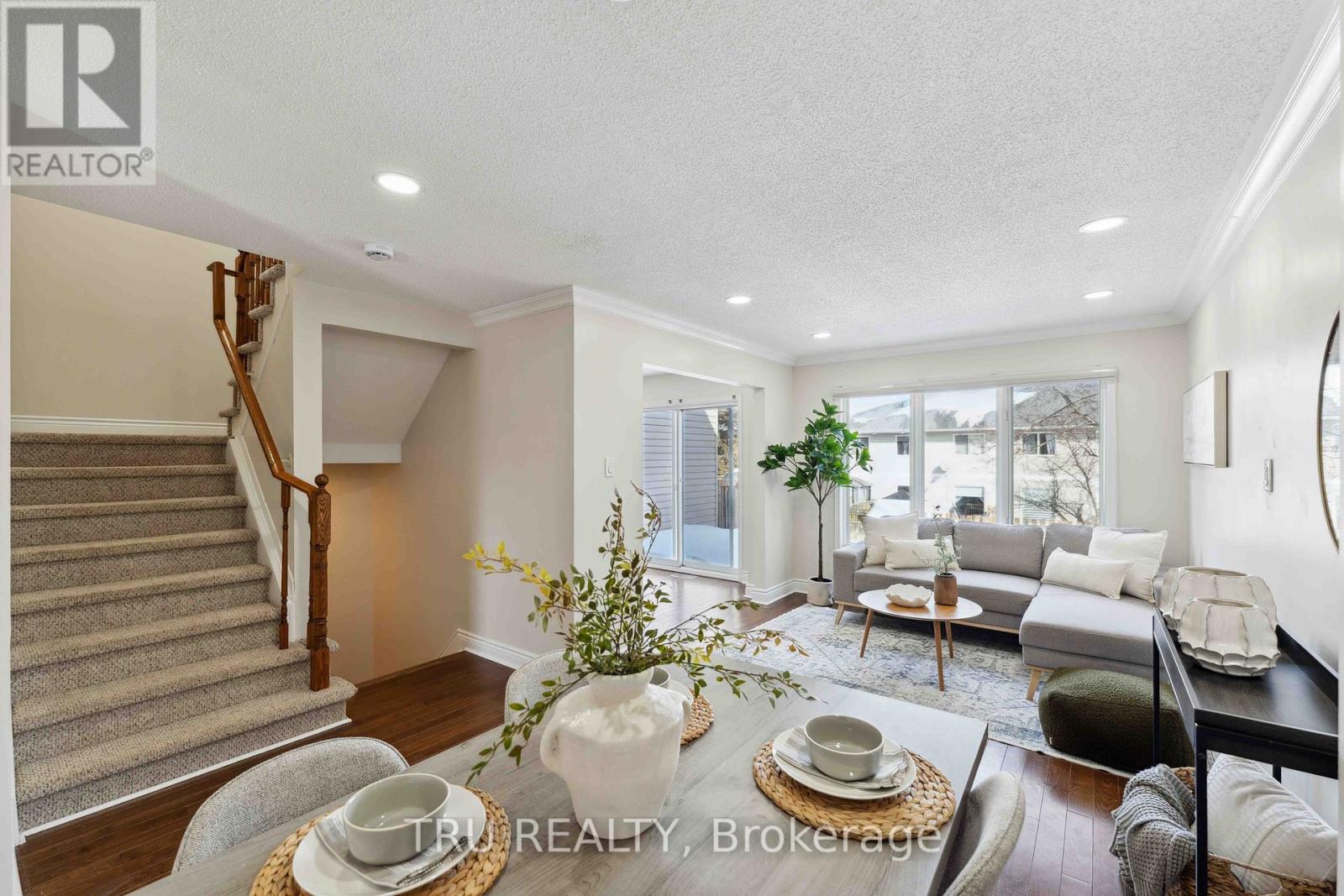 Property at 35 HELMSDALE DRIVE image 5