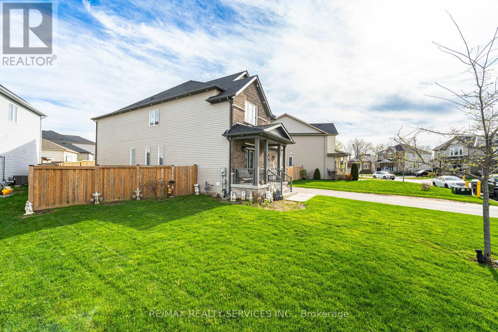 Property at 284 JOHNSON DRIVE image 4