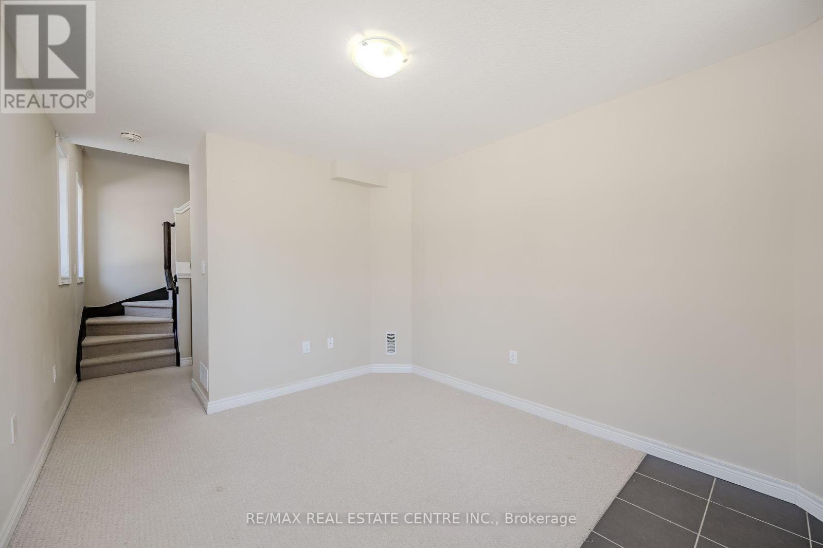 1 Cheps Lane, Hamilton, Ontario  L9G 0G7 - Photo 5 - X12117619